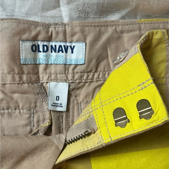 Old Navy Yellow and Tan Plaid Women Shorts - Picture 4 of 4